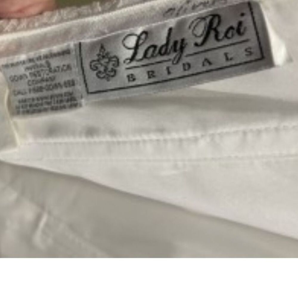 Lady Roi Ivory Gown - Size 4 - Picture 10 of 11